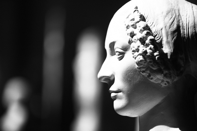 Est&aacute;tua Michelangelo