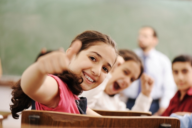 Crianças beneficiadas pelo instituto Crianças Estudando